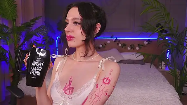 Devilinee online show from February 2025 06:32:01 AM