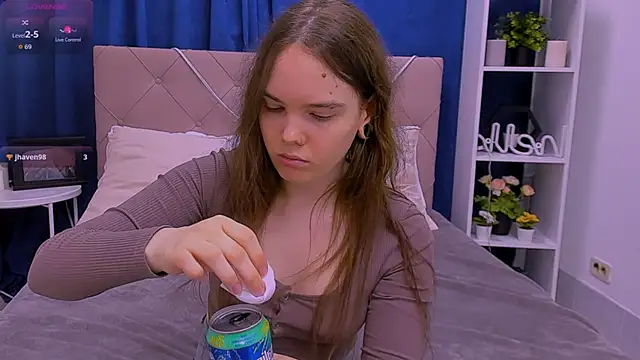 Janie JJ Curvie online show from February 2026 01:15:01 AM