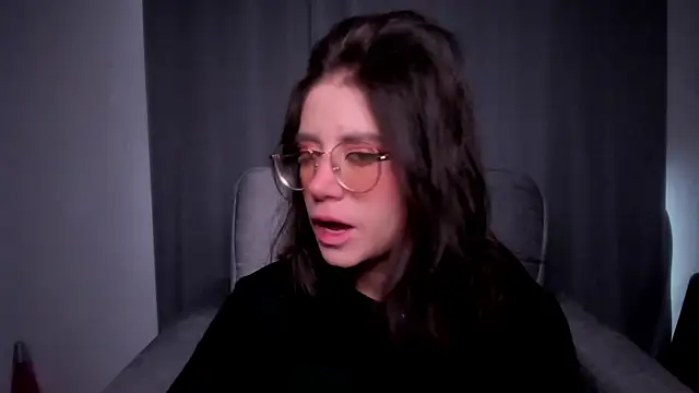 Snapshot of HazelKush chatting on February 2026 09:18:01 PM HazelKush online show from February 2026 09:18:01 PM