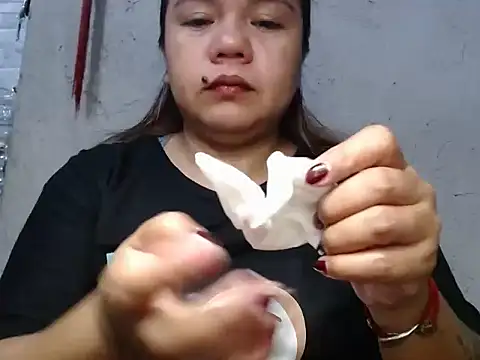 Snapshot of ambersmile chatting on January 2026 11:25:01 PM ambersmile online show from January 2026 11:25:01 PM