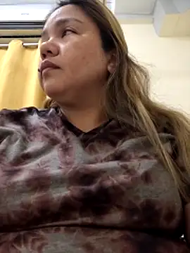 Snapshot of ambersmile chatting on February 2026 03:20:01 PM ambersmile online show from February 2026 03:20:01 PM