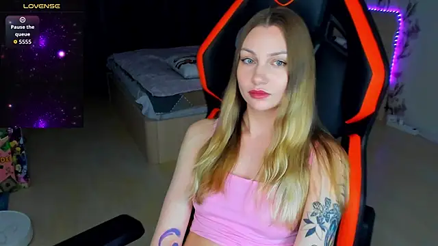 BiMolly online show from April 2026 10:29:02 PM