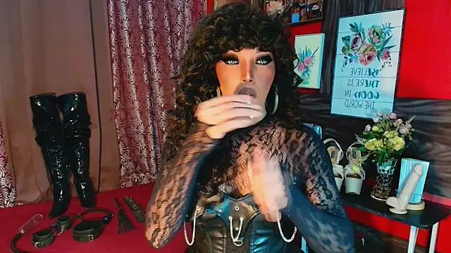 Snapshot of trixxielicious chatting on November 2025 04:05:01 PM trixxielicious online show from November 2025 04:05:01 PM