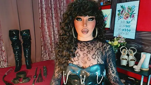 Snapshot of trixxielicious chatting on November 2025 02:06:02 PM trixxielicious online show from November 2025 02:06:02 PM