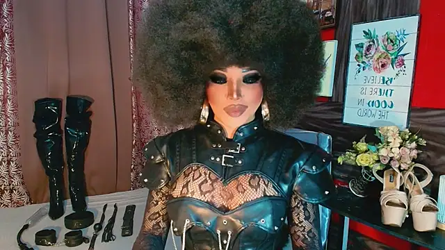 Snapshot of trixxielicious chatting on December 2025 06:15:01 PM trixxielicious online show from December 2025 06:15:01 PM