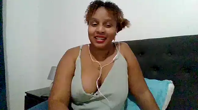 Nathyjess195 online show from December 2024 06:21:01 PM