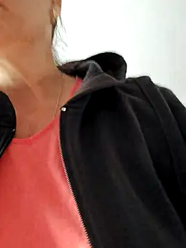 IsabelleCraft online show from November 2025 09:21:02 AM