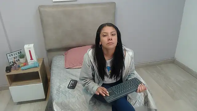 valevicious online show from December 2025 01:37:02 PM