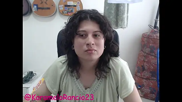 Snapshot of Smoke_trip_Alicia chatting on February 2025 01:09:02 PM Smoke trip Alicia online show from February 2025 01:09:02 PM