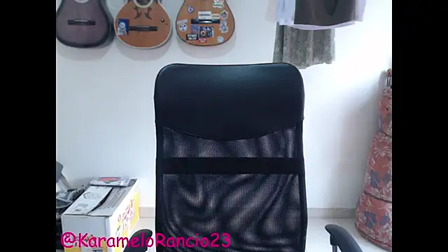 Snapshot of Smoke_trip_Alicia chatting on February 2025 01:16:02 PM Smoke trip Alicia online show from February 2025 01:16:02 PM