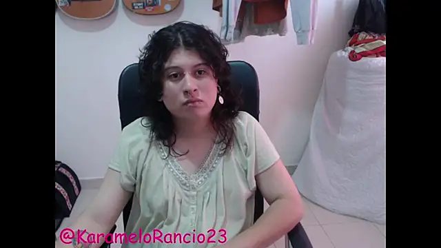 Snapshot of Smoke_trip_Alicia chatting on February 2025 01:08:02 PM Smoke trip Alicia online show from February 2025 01:08:02 PM