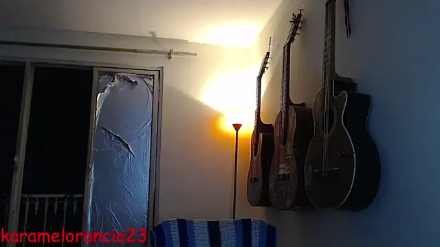 Snapshot of Smoke_trip_Alicia chatting on September 2025 04:24:01 AM Smoke trip Alicia online show from September 2025 04:24:01 AM