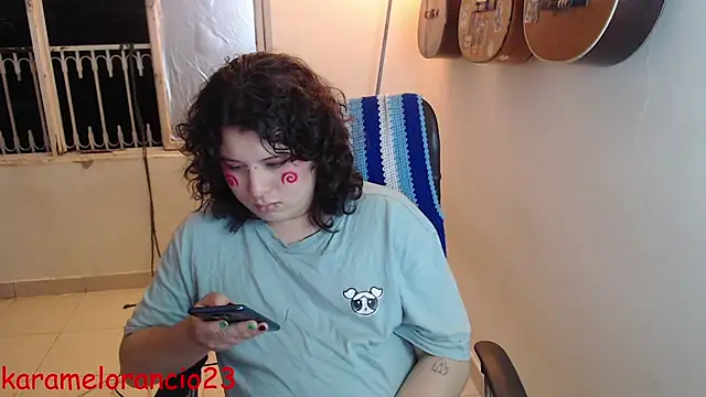 Snapshot of Smoke_trip_Alicia chatting on September 2025 04:37:02 AM Smoke trip Alicia online show from September 2025 04:37:02 AM