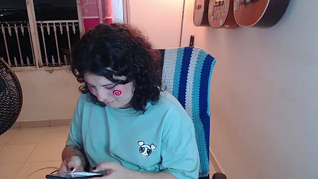 Snapshot of Smoke_trip_Alicia chatting on October 2025 04:12:01 AM Smoke trip Alicia online show from October 2025 04:12:01 AM