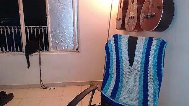 Snapshot of Smoke_trip_Alicia chatting on October 2025 04:45:02 AM Smoke trip Alicia online show from October 2025 04:45:02 AM