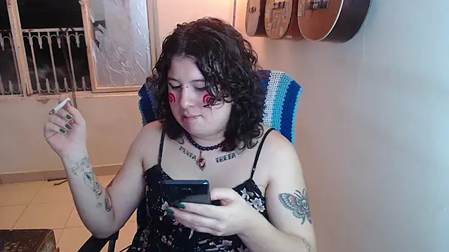 Snapshot of Smoke_trip_Alicia chatting on November 2025 04:54:02 AM Smoke trip Alicia online show from November 2025 04:54:02 AM