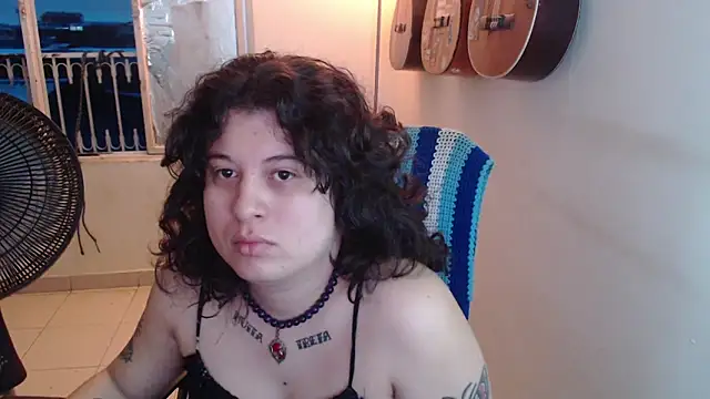 Snapshot of Smoke_trip_Alicia chatting on January 2026 11:04:01 AM Smoke trip Alicia online show from January 2026 11:04:01 AM