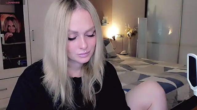 Libby Nora online show from October 2025 10:59:01 AM