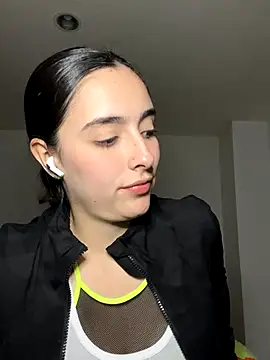 swrennn19 online show from October 2025 12:55:01 AM