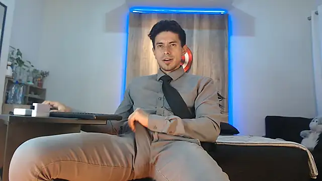 Andrew 4  online show from November 2025 08:03:01 AM