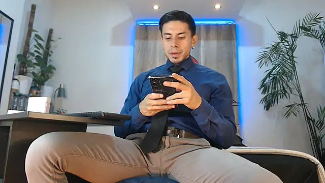 Snapshot of Andrew_4_ chatting on May 2026 06:31:02 AM Andrew 4 online show from May 2026 06:31:02 AM