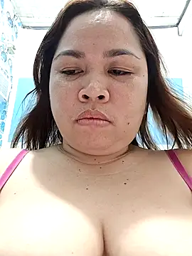 Snapshot of XXLorie_02 chatting on April 2026 11:40:02 AM XXLorie 02 online show from April 2026 11:40:02 AM