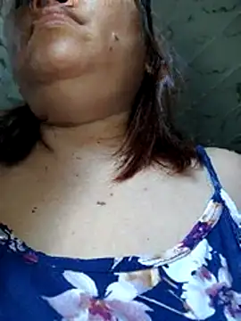 Snapshot of XXLorie_02 chatting on April 2026 02:40:02 AM XXLorie 02 online show from April 2026 02:40:02 AM
