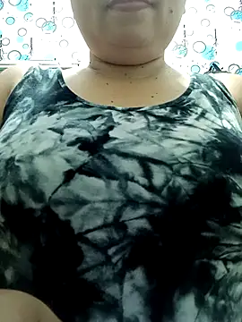 Snapshot of XXLorie_02 chatting on April 2026 12:01:01 AM XXLorie 02 online show from April 2026 12:01:01 AM