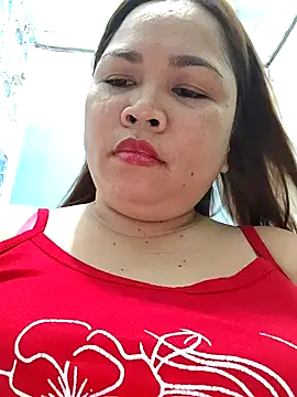 Snapshot of XXLorie_02 chatting on April 2026 05:21:02 AM XXLorie 02 online show from April 2026 05:21:02 AM