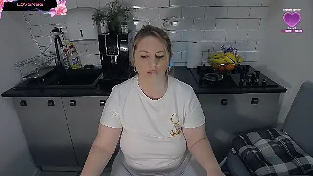 erikaerika online show from December 2025 07:38:02 AM