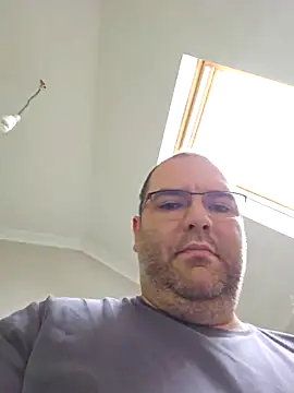 Snapshot of Andrew1900529 chatting on March 2025 09:43:01 AM Andrew1900529 online show from March 2025 09:43:01 AM