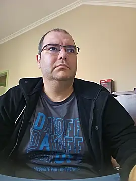 Snapshot of Andrew1900529 chatting on March 2025 10:03:02 AM Andrew1900529 online show from March 2025 10:03:02 AM