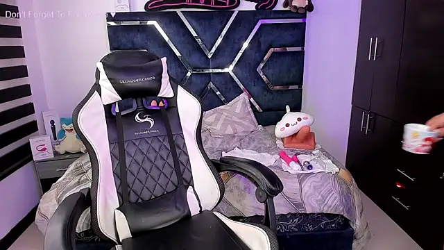 Snapshot of Student_of_Bdsm chatting on February 2025 07:09:01 PM Student of Bdsm online show from February 2025 07:09:01 PM