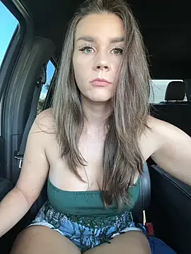 MaggyMayI online show from October 2025 04:19:01 PM