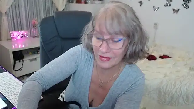 Ghertrude52 online show from October 2025 03:39:02 AM