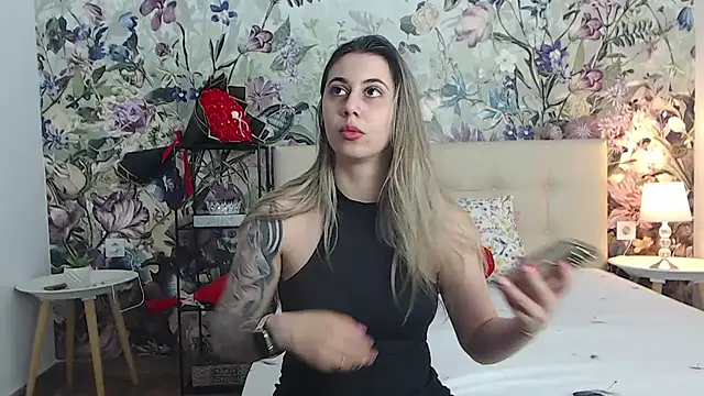 Snapshot of RoseDiamond06 chatting on July 2026 03:07:01 PM RoseDiamond06 online show from July 2026 03:07:01 PM