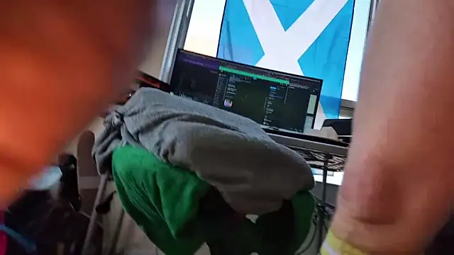 Snapshot of fisthole4dilfs chatting on March 2025 08:20:02 PM fisthole4dilfs online show from March 2025 08:20:02 PM