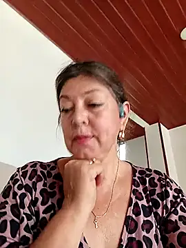 Snapshot of emma_tour chatting on May 2026 03:52:01 PM emma tour online show from May 2026 03:52:01 PM