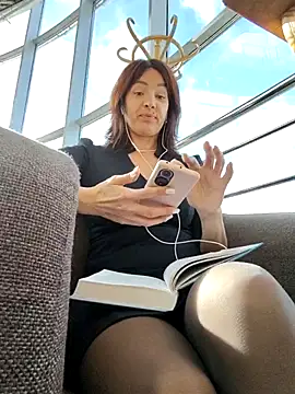 EvaXOAir online show from September 2025 03:44:01 AM