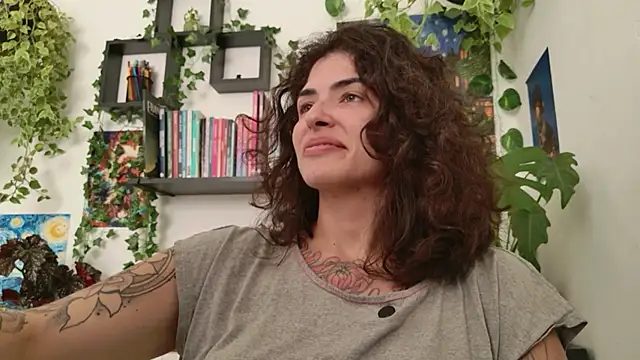 Snapshot of TaliMajesty chatting on June 2026 05:23:01 PM TaliMajesty online show from June 2026 05:23:01 PM