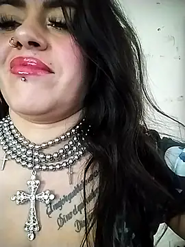 chelaqueen  online show from December 2025 05:31:02 PM