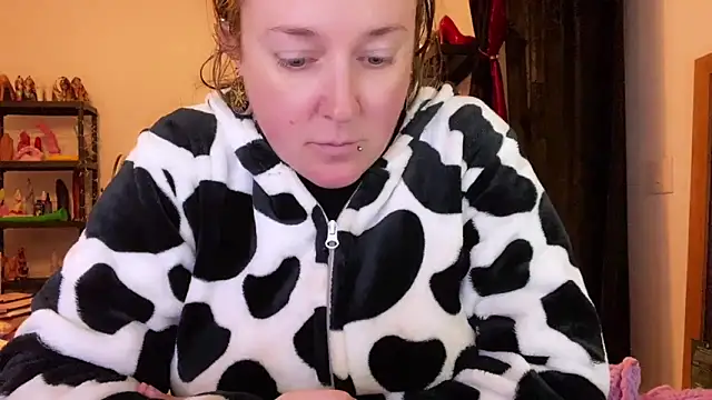 kisicaxx online show from December 2025 05:11:02 PM