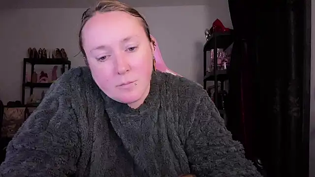 kisicaxx online show from February 2026 06:52:01 PM