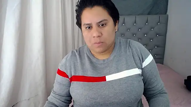 hotlesby4uxxx online show from December 2024 01:32:02 PM