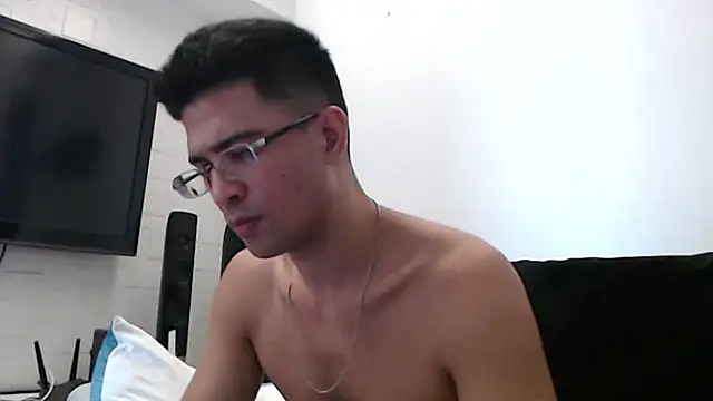 Snapshot of SebastianReiss chatting on March 2025 08:43:01 AM SebastianReiss online show from March 2025 08:43:01 AM