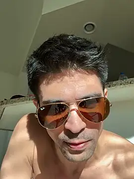 Snapshot of SebastianReiss chatting on February 2026 11:43:02 PM SebastianReiss online show from February 2026 11:43:02 PM