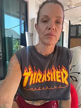 mommyselenafit  online show from April 2026 04:10:02 AM