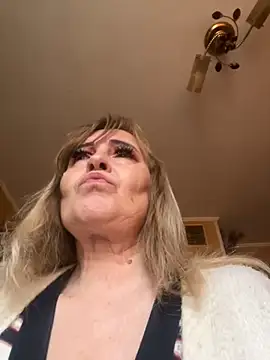 Irina2909xh online show from October 2025 06:57:01 AM