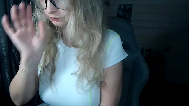 RubiLakros online show from November 2025 08:10:01 PM