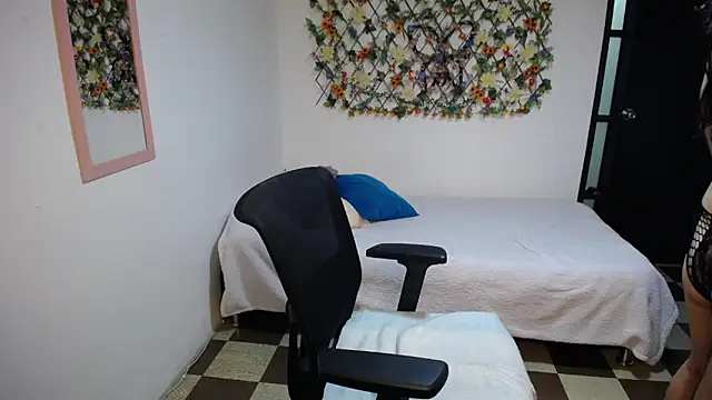 Sofi 5249  online show from March 2025 12:10:01 AM